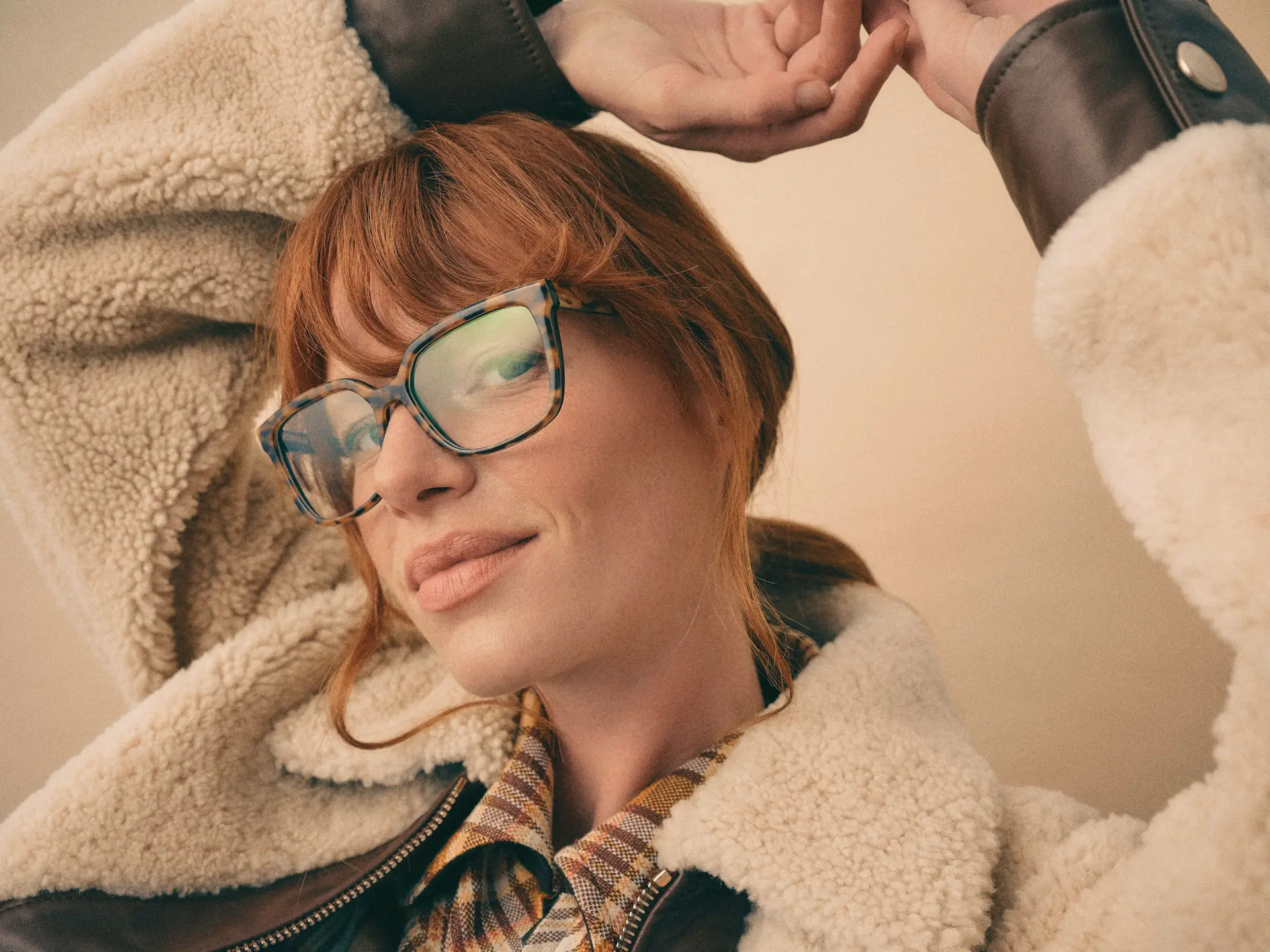 Detailaufnahme einer Hoffmann Hornbrille mit natürlicher Maserung